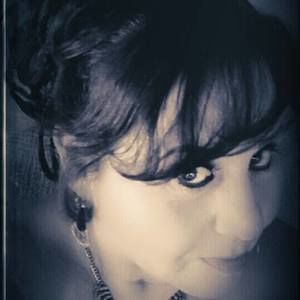 Meet your Posher, Elia